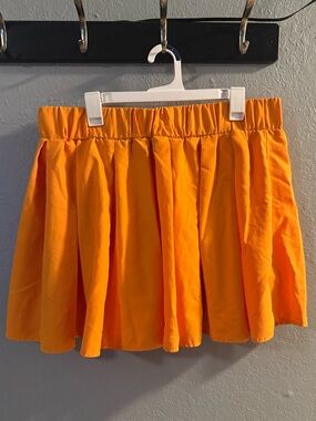 Women's Yellow/Orange Pleated Skirt & Top